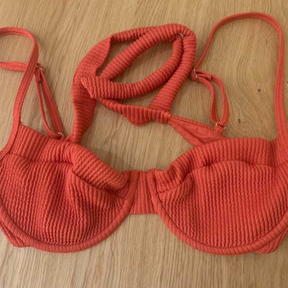 Monday Swimwear - Maui top (S) + Byron bottom (M) - Sangria Crinkle - Picture 3 of 7